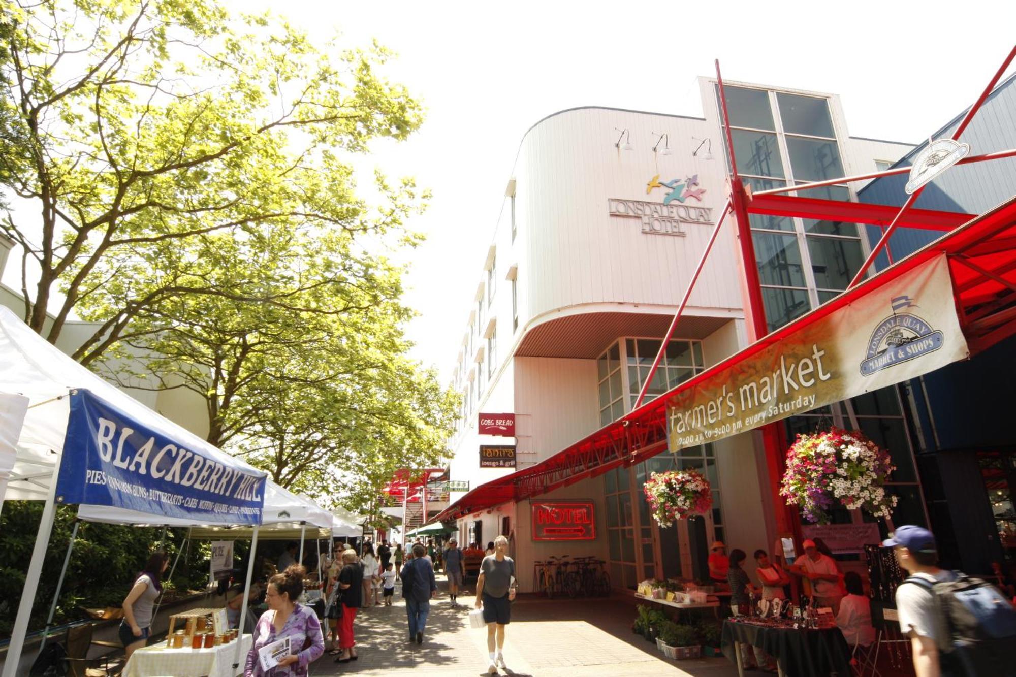 The Lonsdale Quay Hotel North Vancouver Exterior foto